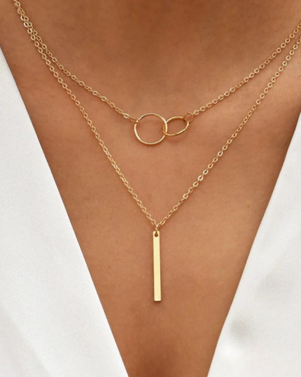 Ilse  - Vintage-Halskette mit goldenem Doppelkreis-Anhänger