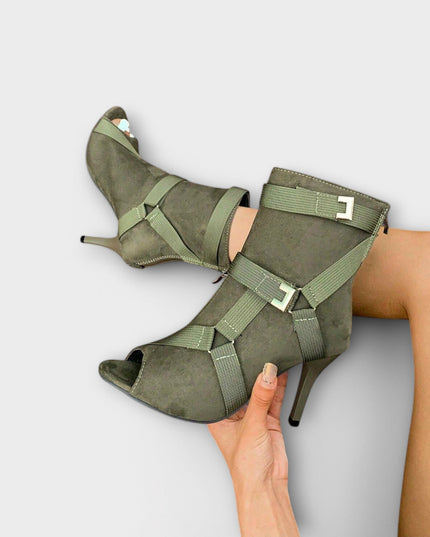 Elegante Absatzsandalen mit Zehenausschnitt