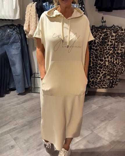 Lilliana - Freizeitkleid mit Kapuze und femininer Passform