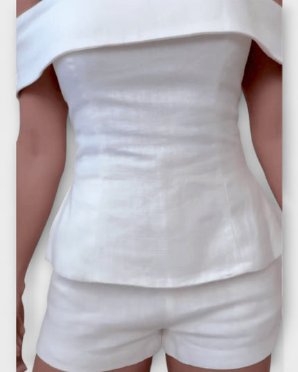 Fredrika – Weißes Freizeit-Ensemble mit Eleganz-Twist