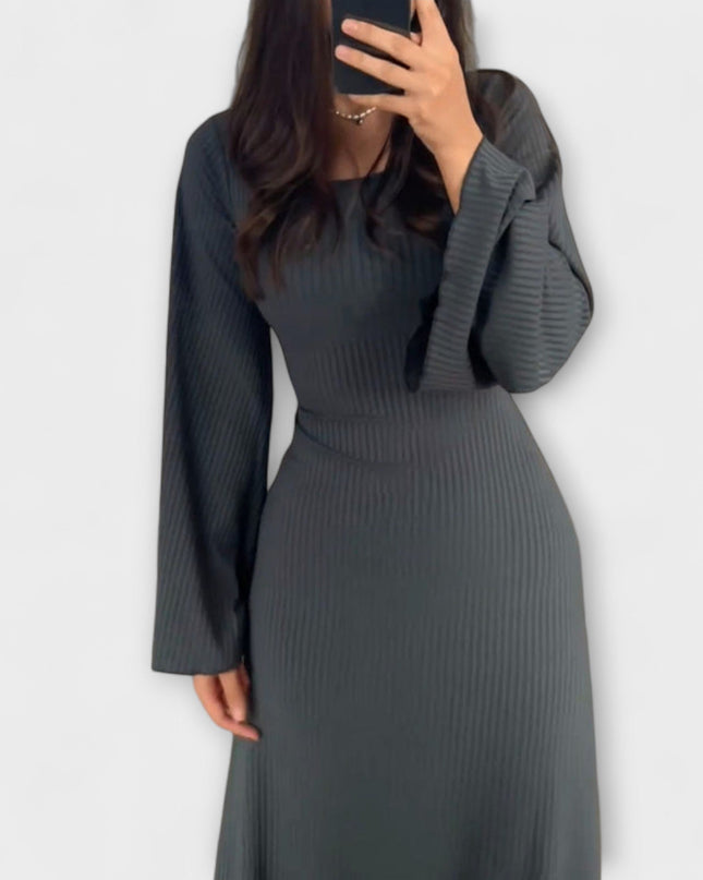 Frieda - Schickes Strickkleid mit Taillendetail