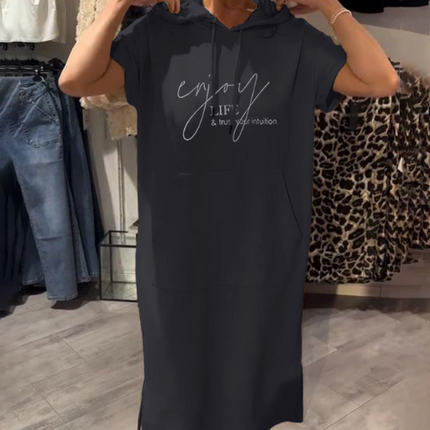 Lilliana - Freizeitkleid mit Kapuze und femininer Passform