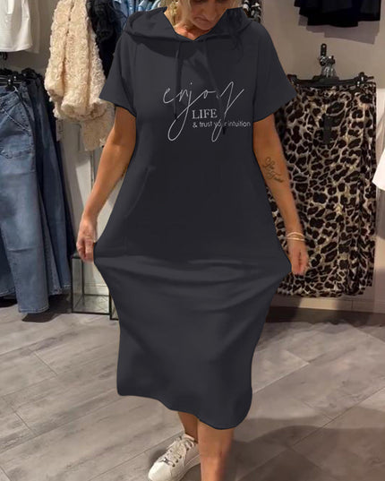 Lilliana - Freizeitkleid mit Kapuze und femininer Passform