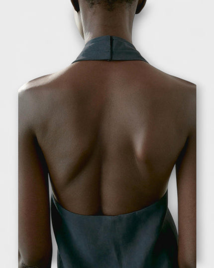 Leah - Blauer Halter Neck Top mit Rückenausschnitt