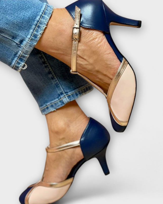Alessia – Zweifarbige T-Strap Eleganz