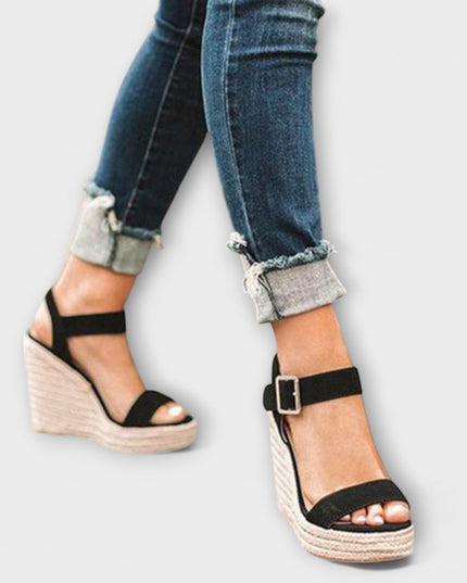 Benita - Stilvolle Damenschuhe mit Gürtel