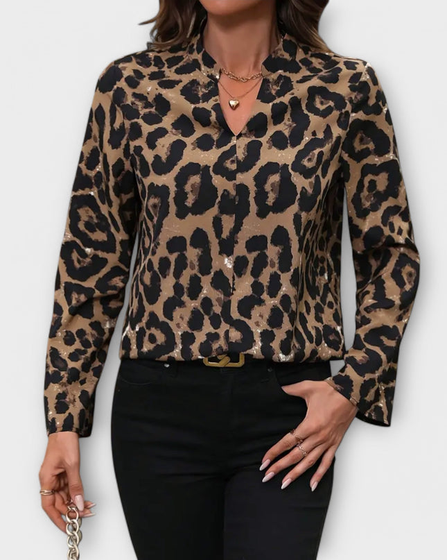 Lässige Leo-Bluse mit Ausschnitt