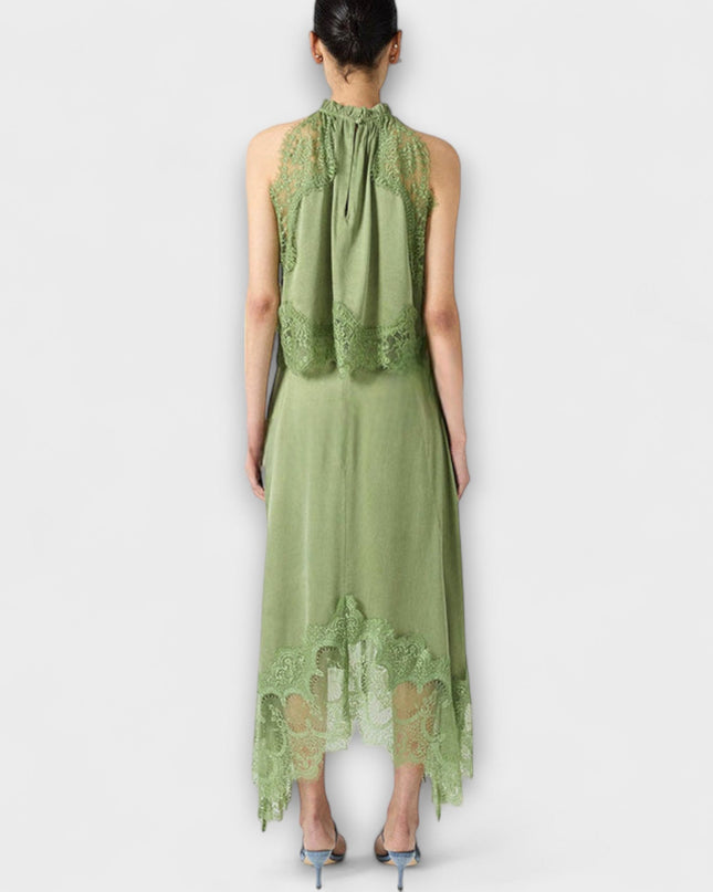 Fredrika – Satin-Set mit Spitzenakzenten und plissiertem Ausschnitt