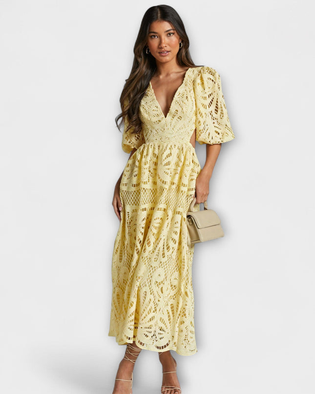 Fenja - Elegantes Kleid mit zarten Details