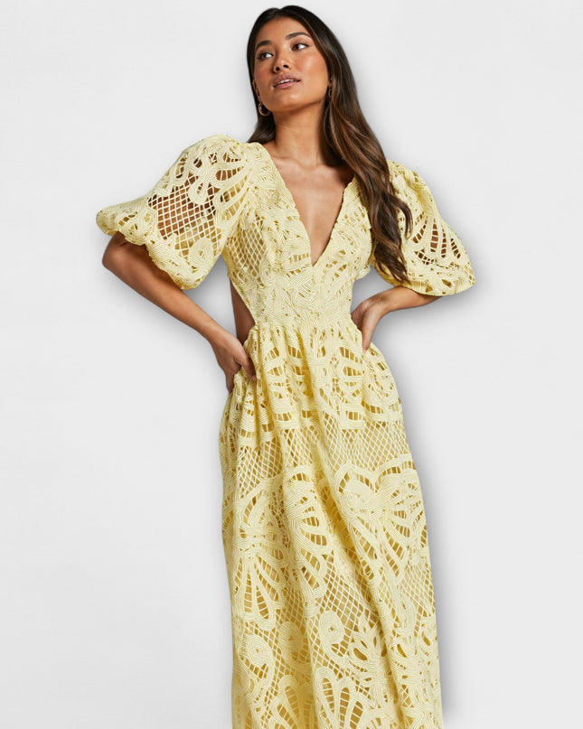 Fenja - Elegantes Kleid mit zarten Details