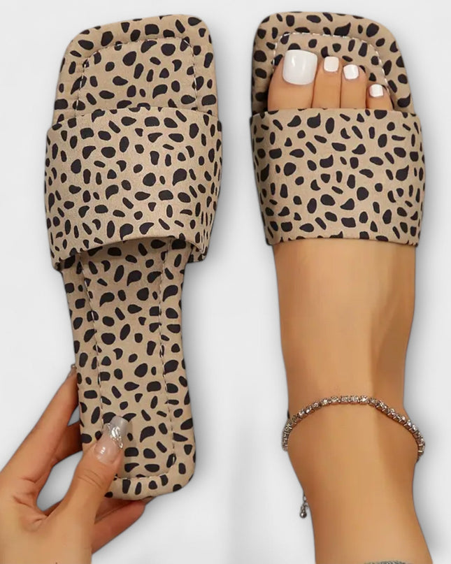 Flache Slipper mit Leopardenmuster