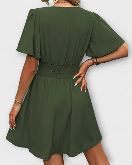 Ricarda - Kleid mit geraffter Taille und V-Ausschnitt