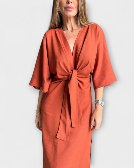 Jasmina - Lässiges Kleid mit V-Ausschnitt und Krawatte