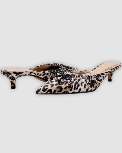 Cleo - Leoparden-Mules mit Schmetterlingsknoten