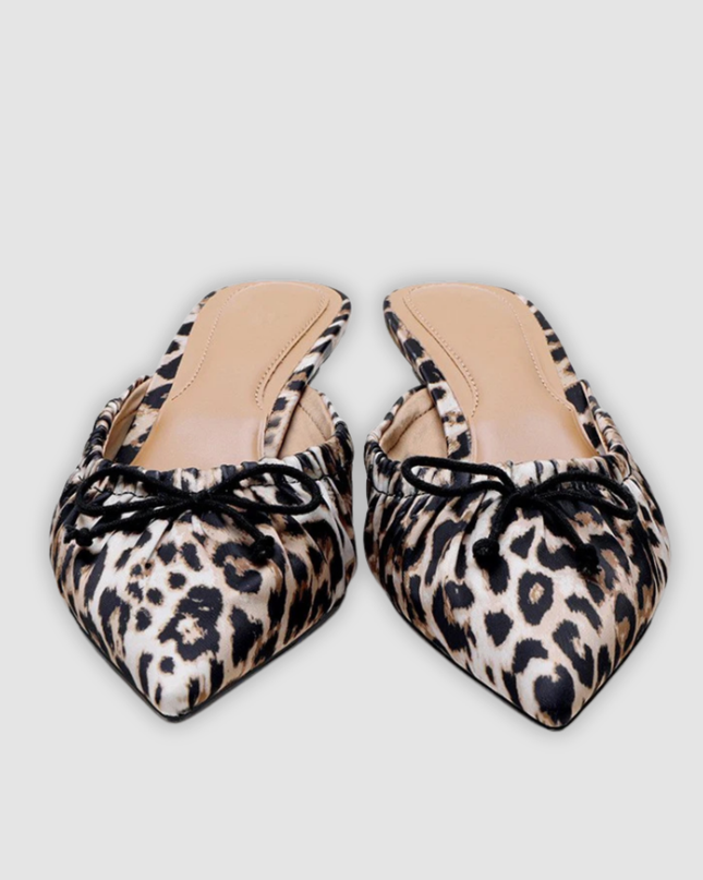 Cleo - Leoparden-Mules mit Schmetterlingsknoten