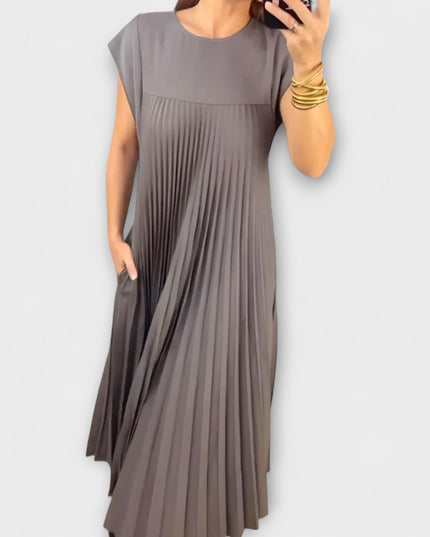 Isolde – Elegantes Plisseekleid