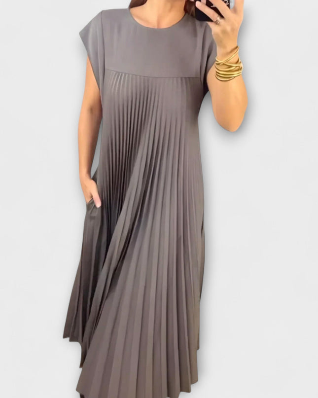 Isolde – Elegantes Plisseekleid
