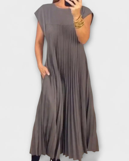 Isolde – Elegantes Plisseekleid