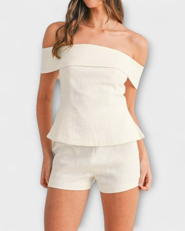 Fredrika – Weißes Freizeit-Ensemble mit Eleganz-Twist