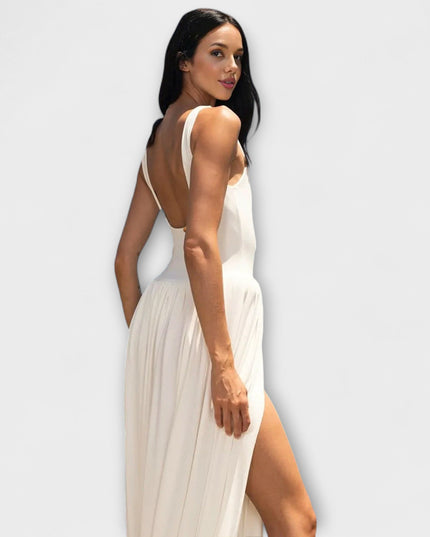 Sarah - Drapiertes Maxikleid mit skulpturalem Rock und seitlichem Schlitz