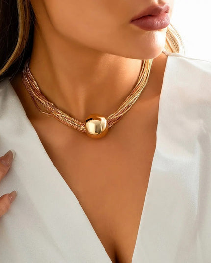 Ilse  - Elegante goldene Statement-Halskette