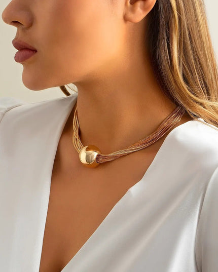 Ilse  - Elegante goldene Statement-Halskette